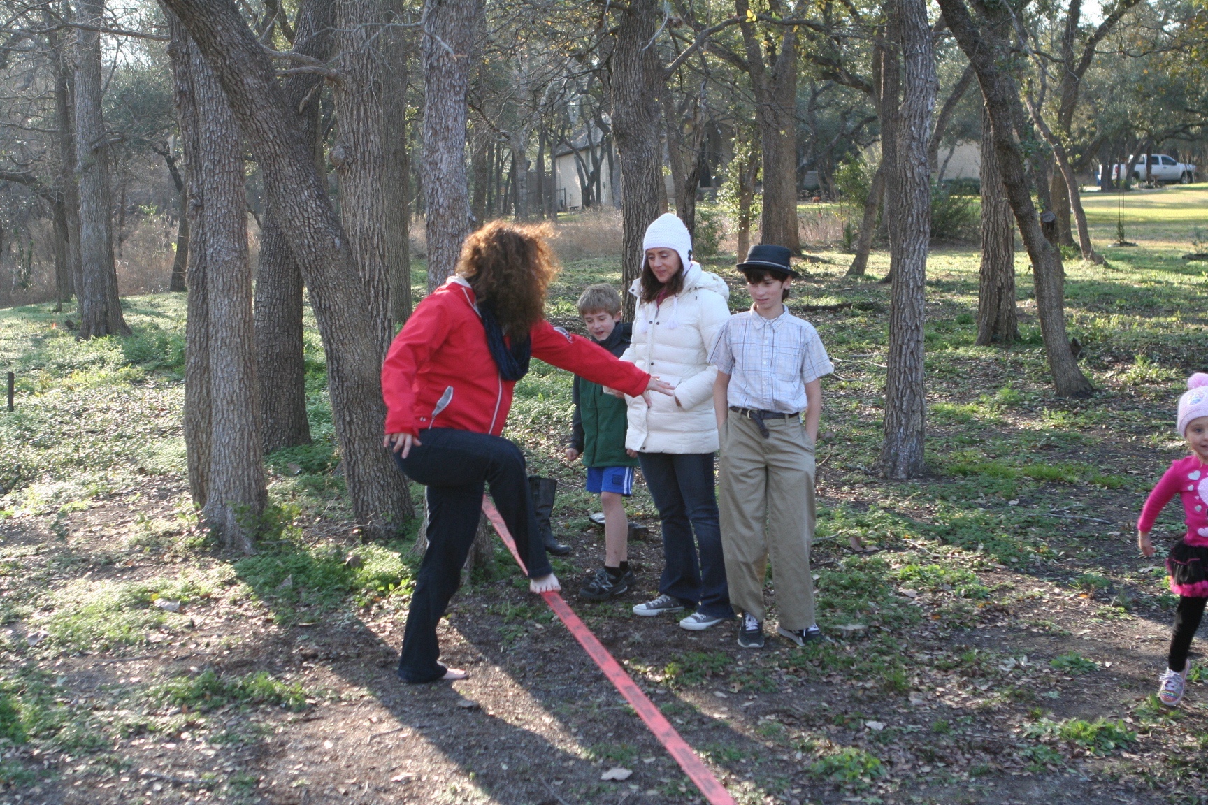 2012-12-25-Christmas-Day-65-slackline-Suzi-Ian-Heaher-Dax.jpg